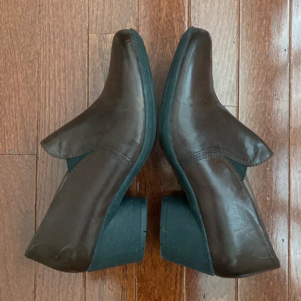 Dansko Robin Chocolate Burnished Clogs - Picture 3 of 14